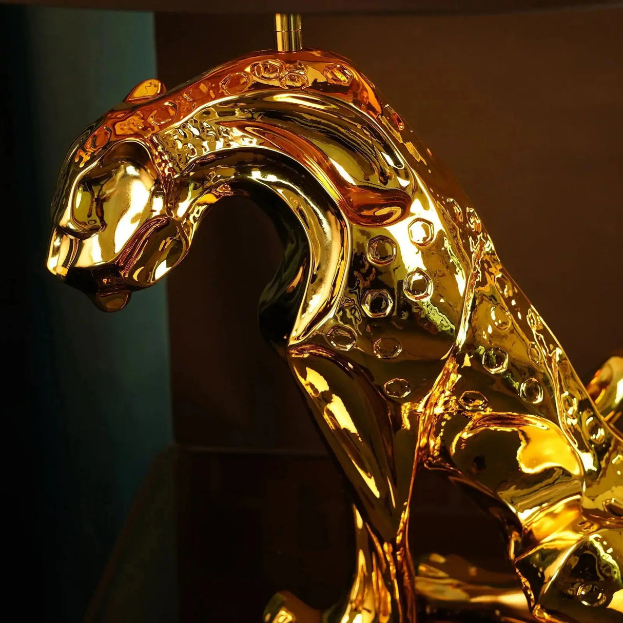 Meticulously sculpted Jaguar Table Lamp - Allen Cozy Haven Store -