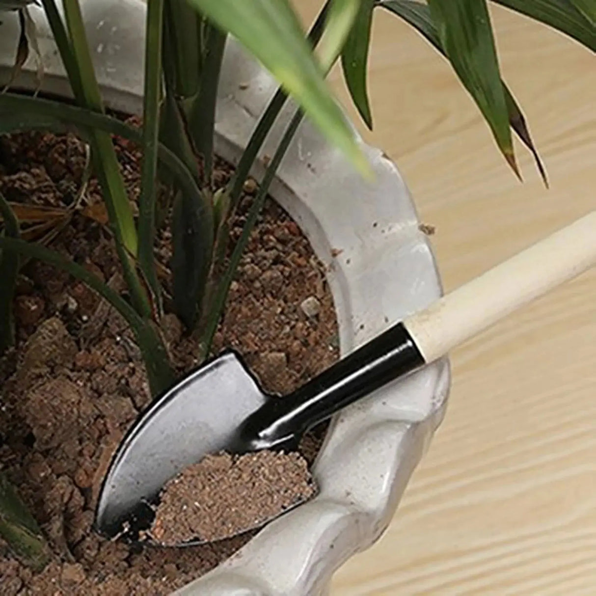 Professional 3-Piece Gardening Tools Set with Non-Slip Wooden Grip - Includes Transplant Trowel, Cultivator, and Hand Rake for Outdoor Gardening-Allen Cozy Haven Store